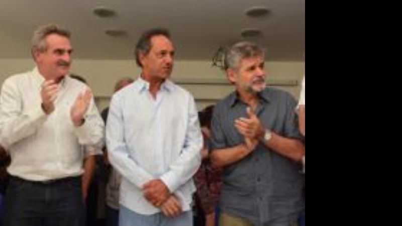 Scioli criticó a Macri y llamó a "construir un camino de alternancia"