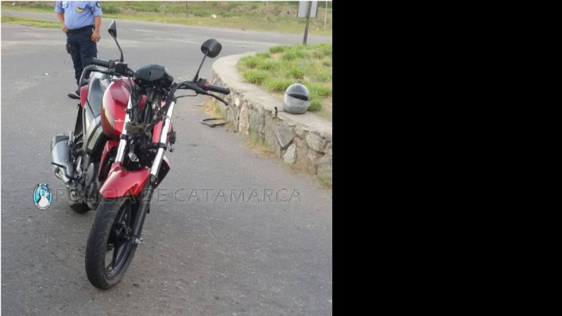 Motociclistas derraparon y terminaron heridos