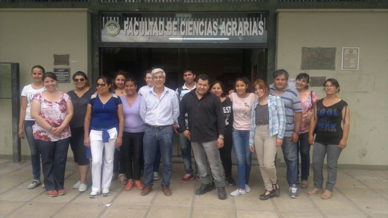 Alumnos de la Tecnicatura en Agroalimentos visitaron la Facultad de Agrarias
