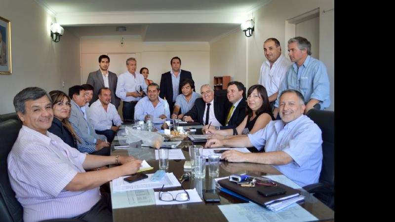 Legisladores adelantan el examen del Presupuesto