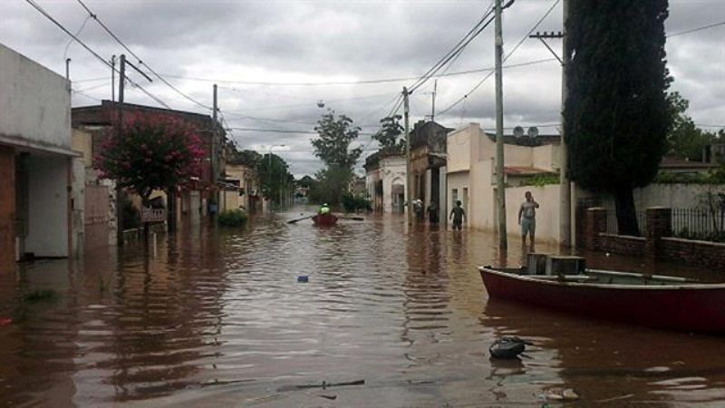 Inundaciones: varias provincias siguen en alerta y aumenta la cantidad de evacuados