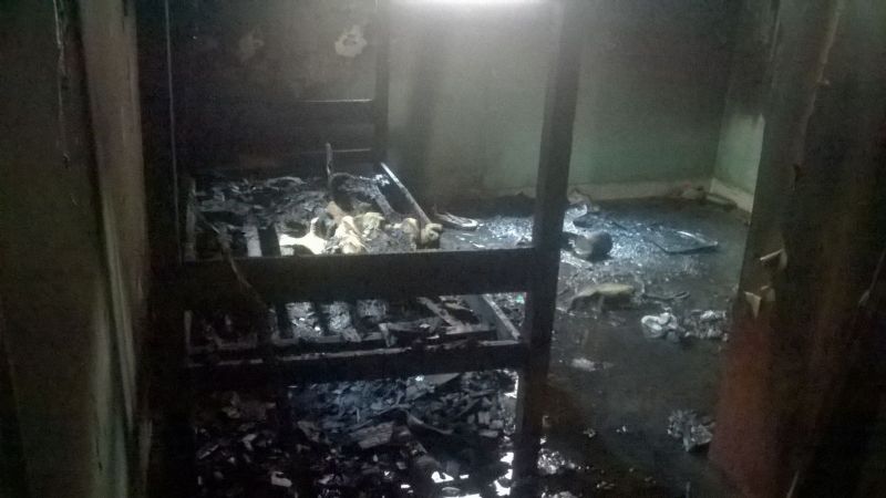 Por jugar con fuegos artificiales incendiaron una vivienda