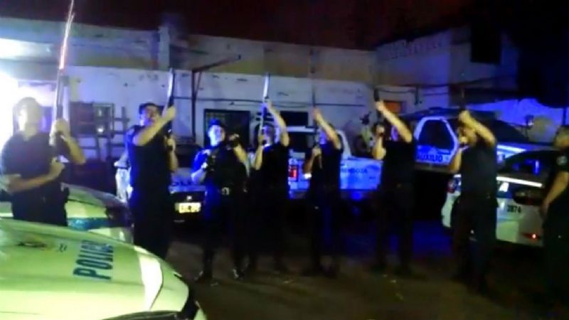 Sancionarán a policías mendocinos que "celebraron" Nochebuena a los tiros