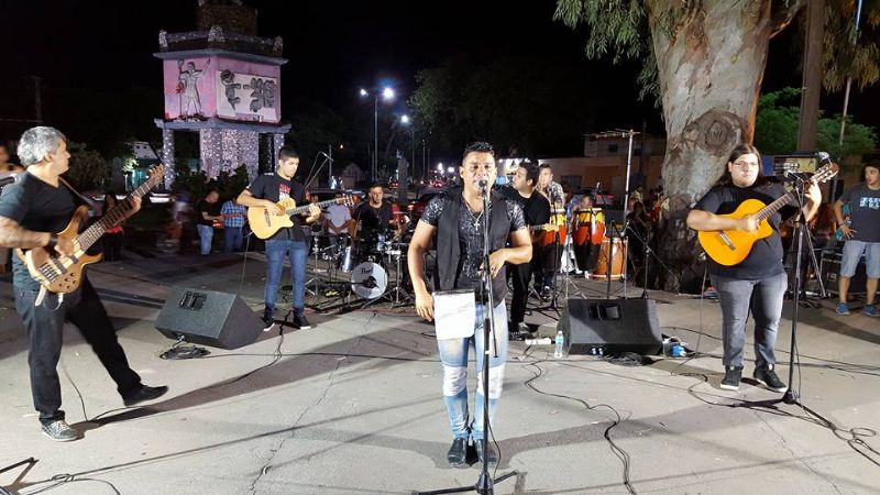 Nicolás Reyna en la plaza El Aborigen
