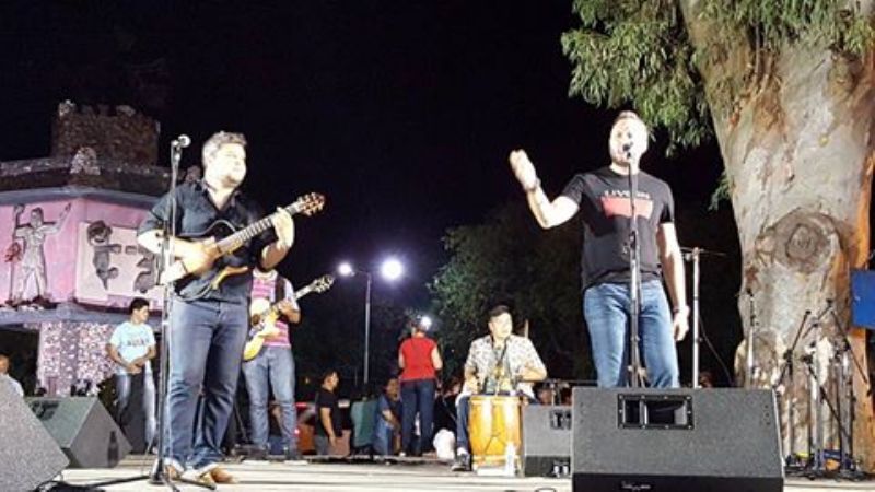 Nicolás Reyna en la plaza El Aborigen