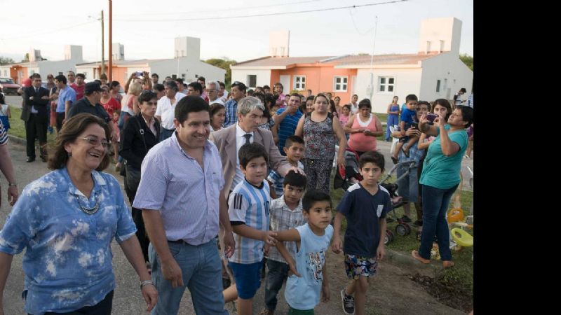 “No deja de emocionarme la cara de felicidad del que recibe la vivienda”