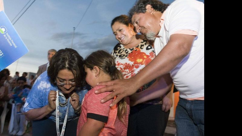 “No deja de emocionarme la cara de felicidad del que recibe la vivienda”