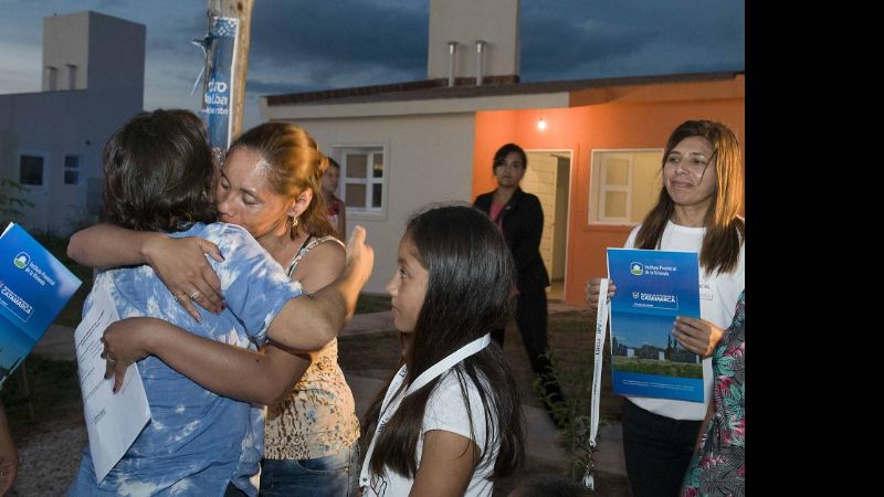 “No deja de emocionarme la cara de felicidad del que recibe la vivienda”