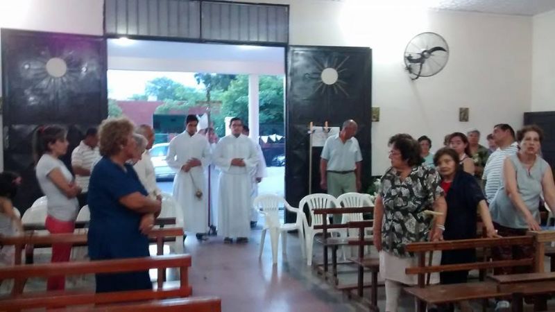 El Obispo consagró el altar y dedicó el templo de San Ramón