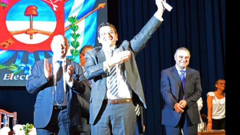 El “color” en la entrega de los diplomas a las autoridades electas