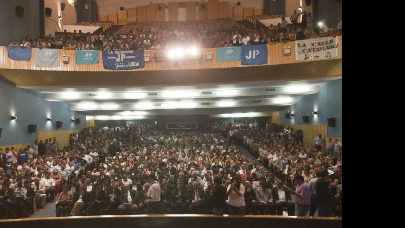 El “color” en la entrega de los diplomas a las autoridades electas