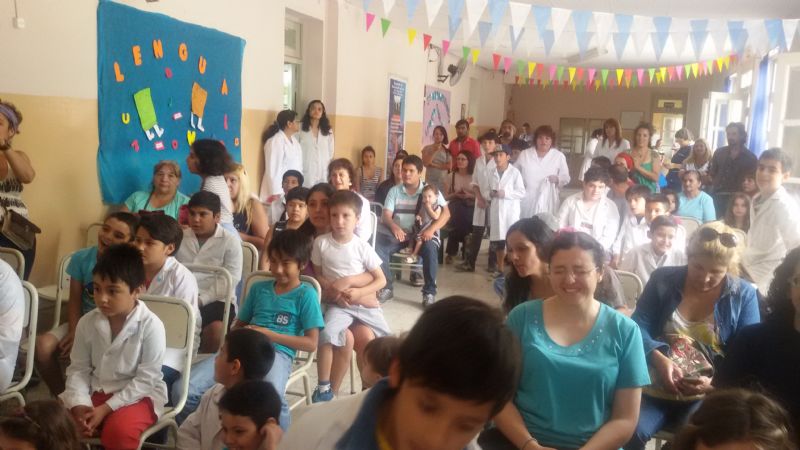 Padres, docentes y niños festejaron el fin de curso en la Escuela de la Quebrada