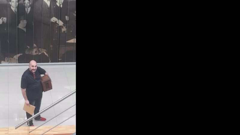 El ex director Nacional Electoral se fue con “una urna bajo el brazo”