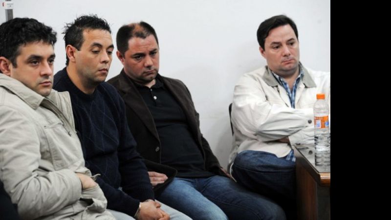 Triple crimen: los prófugos se tirotearon con la policía en un control