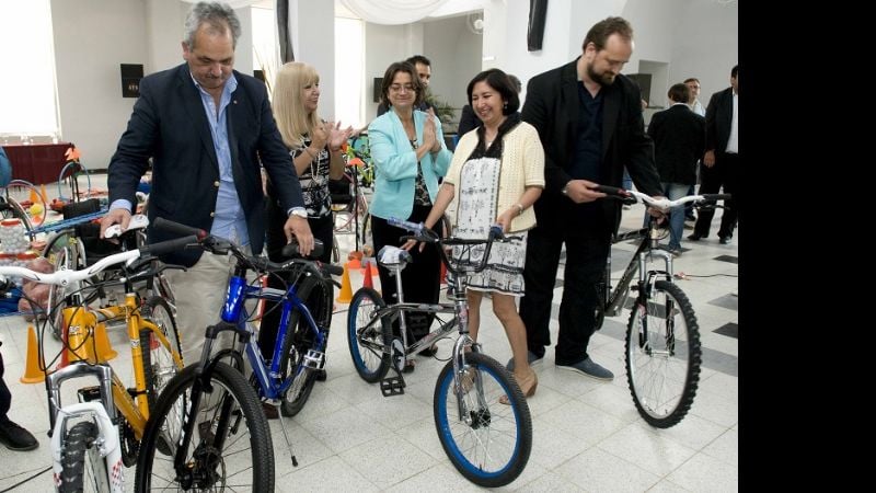 Corpacci entregó equipamiento y subsidios a entidades deportivas