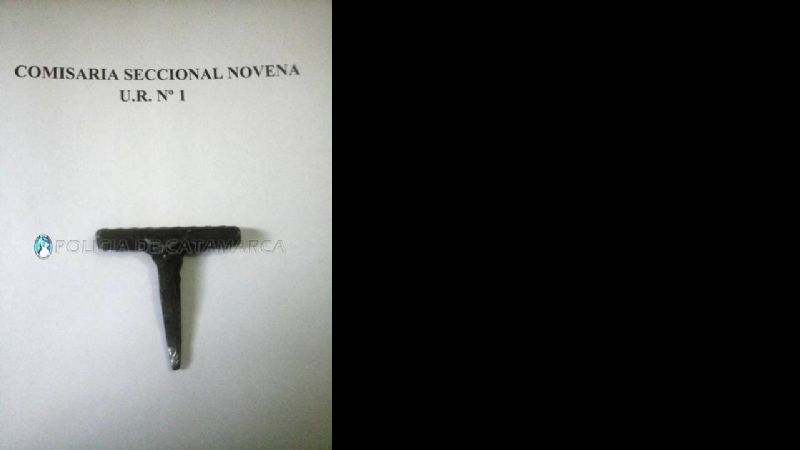 Lo descubren con una "espadita"