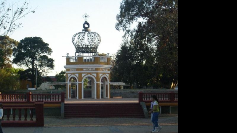 Tres menores santiagueños fueron abandonados en La Alameda