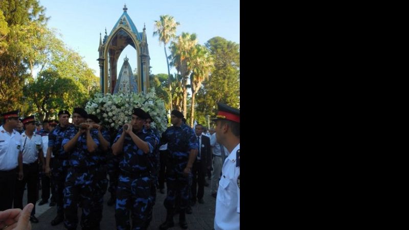 María caminó junto a su pueblo