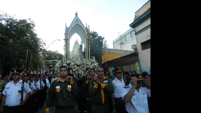 María caminó junto a su pueblo