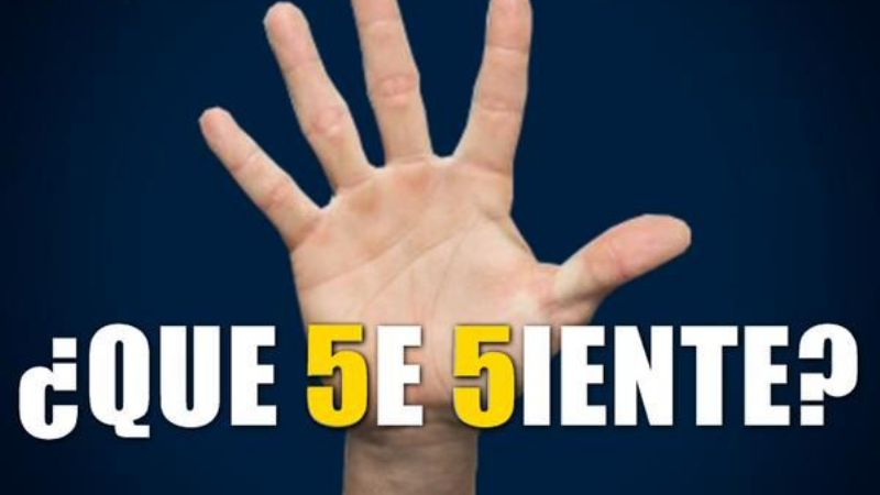 No podían faltar los afiches con cargadas de Boca hacia River