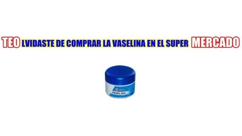 No podían faltar los afiches con cargadas de Boca hacia River