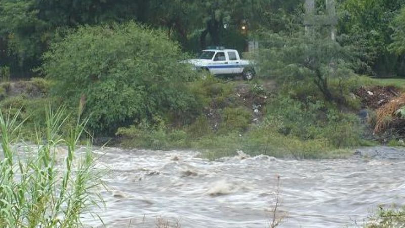 Rescataron a una mujer en el Río del Valle