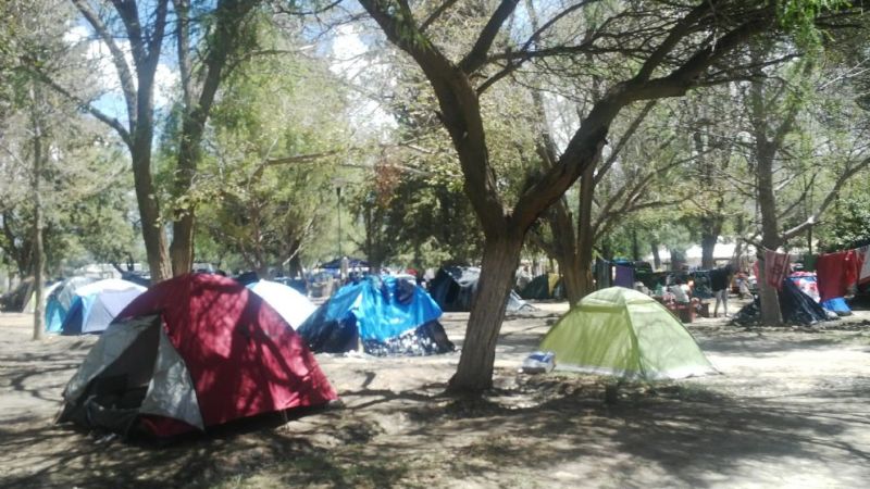 El camping municipal está repleto de turistas