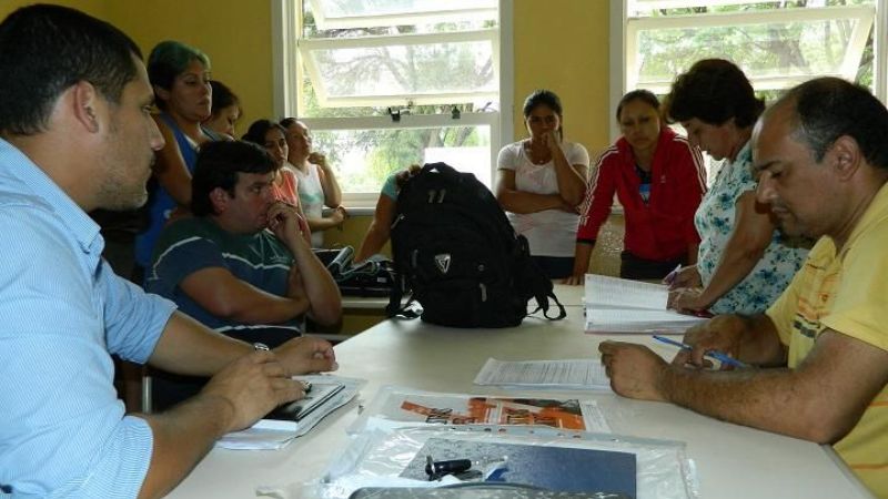 Funcionario de Obras Públicas se reunió con comunidad educativa