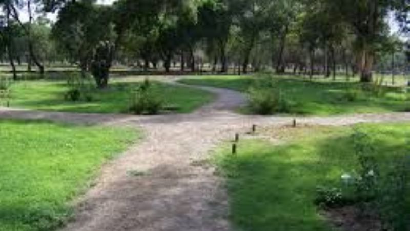 Lo apuñalaron para robarle la moto