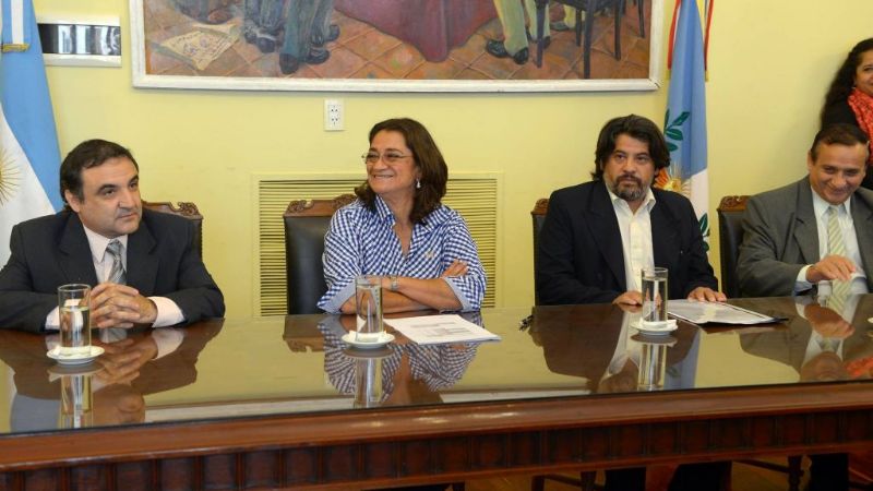 Corpacci y Ariza entregaron Tarjetas Ticket  a Directores de escuelas