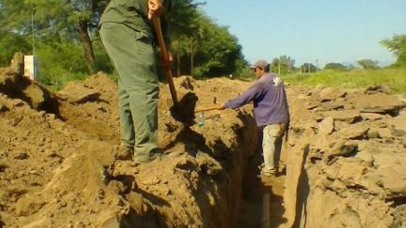Realizan trabajos para mejorar servicio de agua en Chumbicha