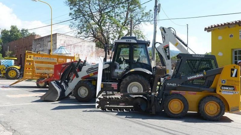 Corpacci entregó maquinaria a productores de Capayán