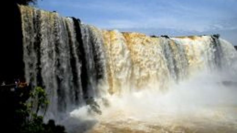 Cataratas del Iguazú tuvo un récord de visitantes diarios