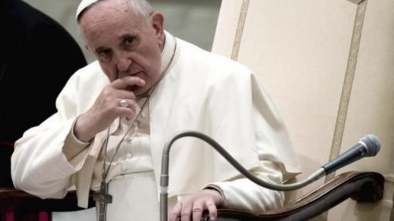 ¿Chirlos a los chicos sí o no? Debate tras los dichos del papa Francisco