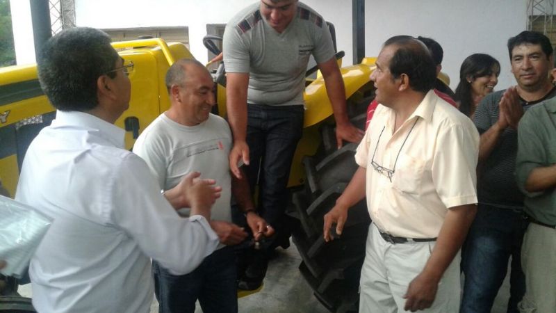 Asociación de Productores de Las Juntas (Belén) recibió un tractor