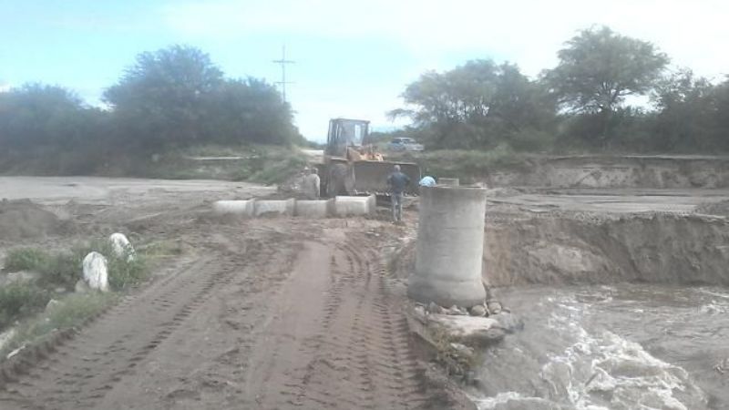 Habilitan el paso por el badén en Huaycama