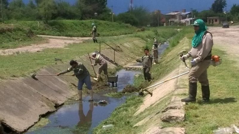 Continúan trabajos de limpieza en cauces y desagues