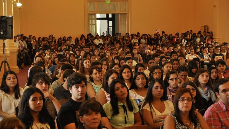 Humanidades dio la bienvenida a más de 800 ingresantes