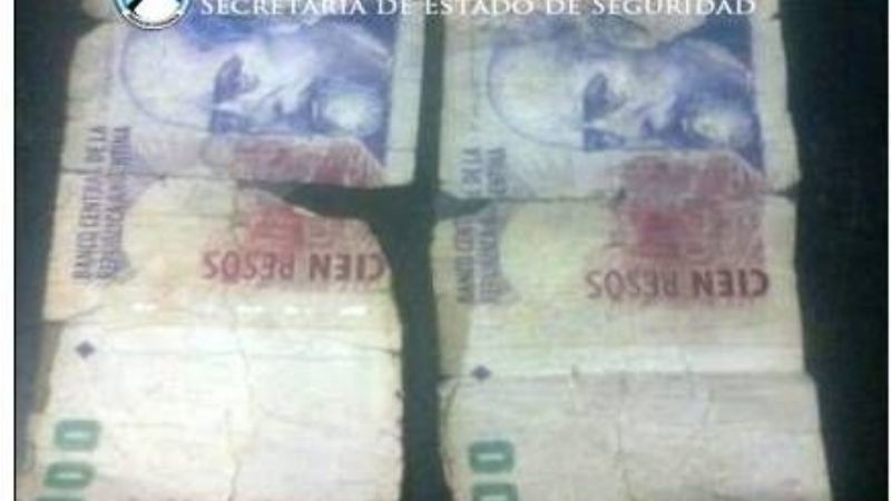 Tenían dos billetes de $100 falsos