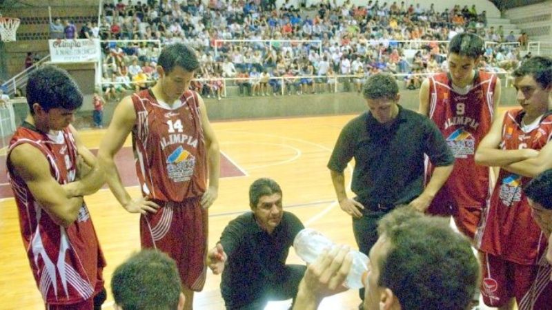 Olimpia quebró la racha y se quedó con el clásico ante Red Star