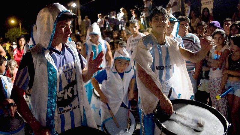 A puro color y alegría se despidió el carnaval en el B° Parque América