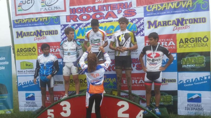 El santamariano Álvaro Macías arrancó el 2015 luciendo la casaca de campeón del NOA