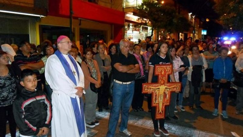 Vía Crucis  por calles de la ciudad