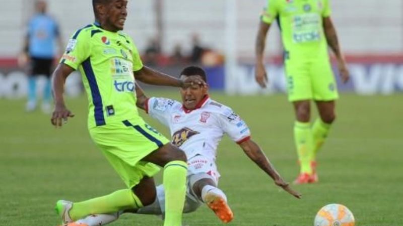 Huracán y Mineros empataron 2 a 2, por la Copa Libertadores