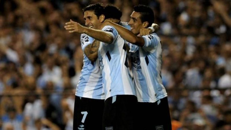 Otro triplete de Bou para otra goleada de Racing en la Copa