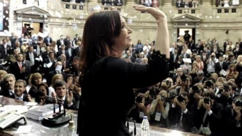 La Presidenta convocó a la apertura de sesiones ordinarias del Congreso
