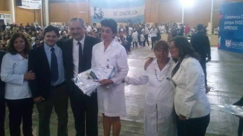 Vuelven los guardapolvos a las aulas