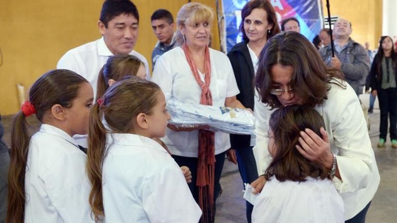 “Más niños estudiando y más docentes trabajando”