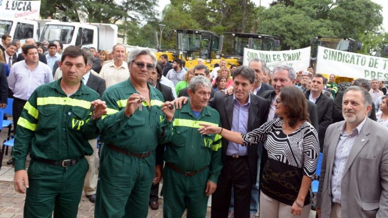 Lucía entregó maquinaria a Vialidad Provincial
