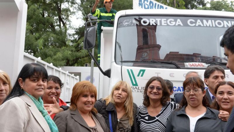 Lucía entregó maquinaria a Vialidad Provincial